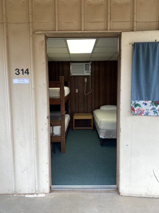 Pine Lodge Cabin - Image 3